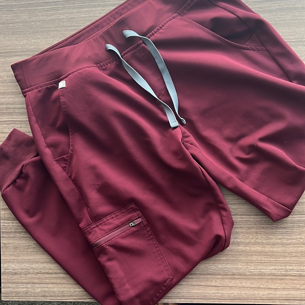 FIGS Burgundy Zamora Jogger Scrub Pants Small Petite